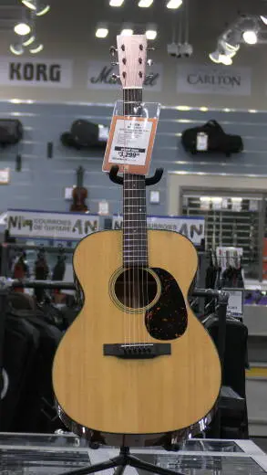 Martin Guitars - 000-18 2014